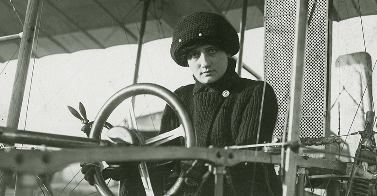 Dünyadaki İlk Kadın Savaş Pilotu